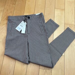 Zara High Rise Legging in Maroon/black houndstooth print. Size Medium NWT
